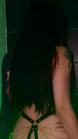 I’m an acquired taste, think you can handle me? 😈 [32, British-Cantonese, then