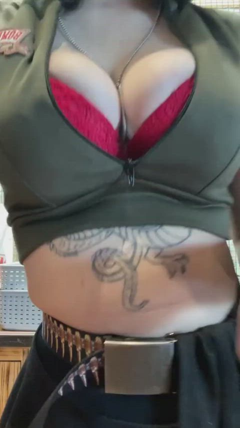 ass shaking bar big ass gif