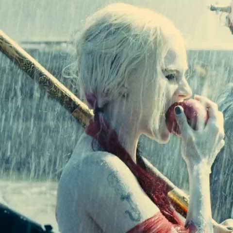 celebrity margot robbie rose byrne gif