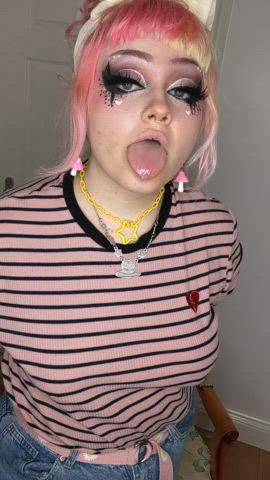 Enjoy my tongue <3