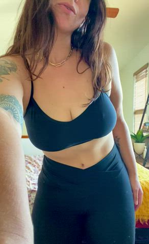 Post-gym titty drop for Hump Day ?? [OC]