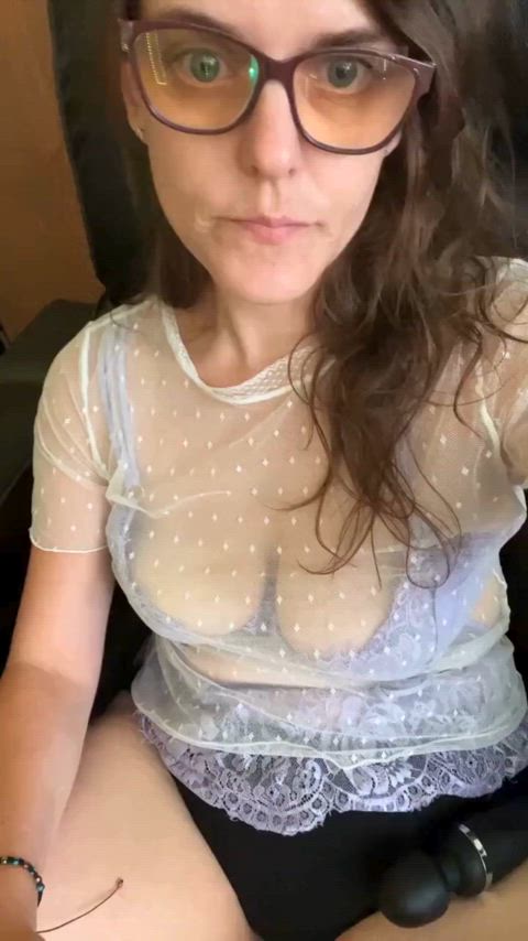 amateur big tits boobs masturbating natural tits pussy spread sex toy spreading tits