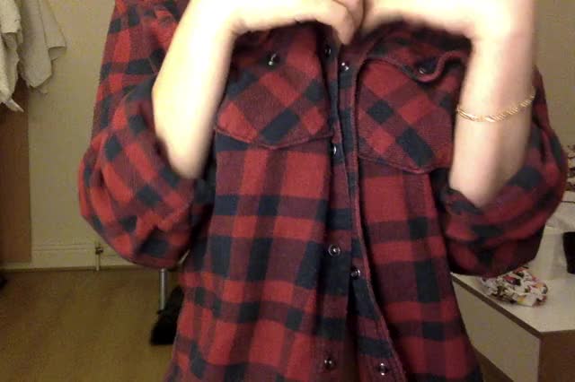 Boobs &amp; Plaid <3