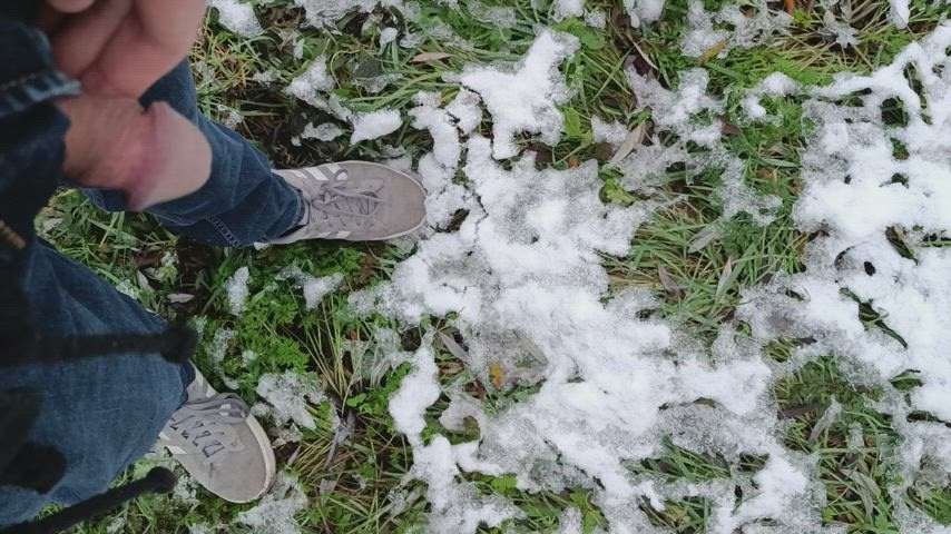 big dick caught exhibitionism exhibitionist outdoor pee piss gif