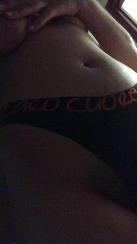 oily ass 🍑🥵 I think my ass looks great with this thong. what do you think?