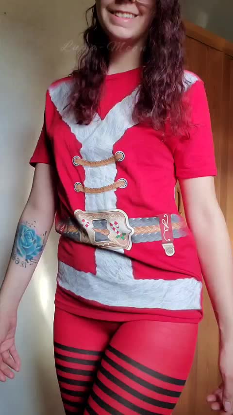 Anybody order a Christmas Milf? I'll unwrap myself so you don't have to. ?