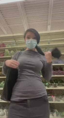 does seeing me be slutty in public turn you on as much as it turns me on? 🙈💦