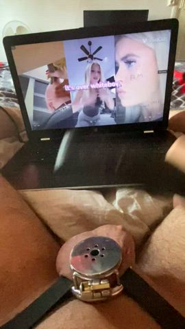 Feels so good to paid réparation by beating my useless white balls when my clitty