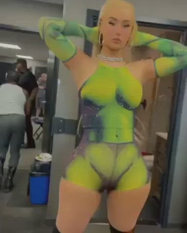 Iggy Azalea’s massive dumper