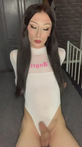 Would you play with my girlcock if I asked you nicely? xox 🤭🤭