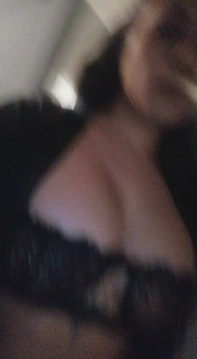 My inbox is on auto-reply, everyone that UPVOTES automatically gets 5 Free Nudes