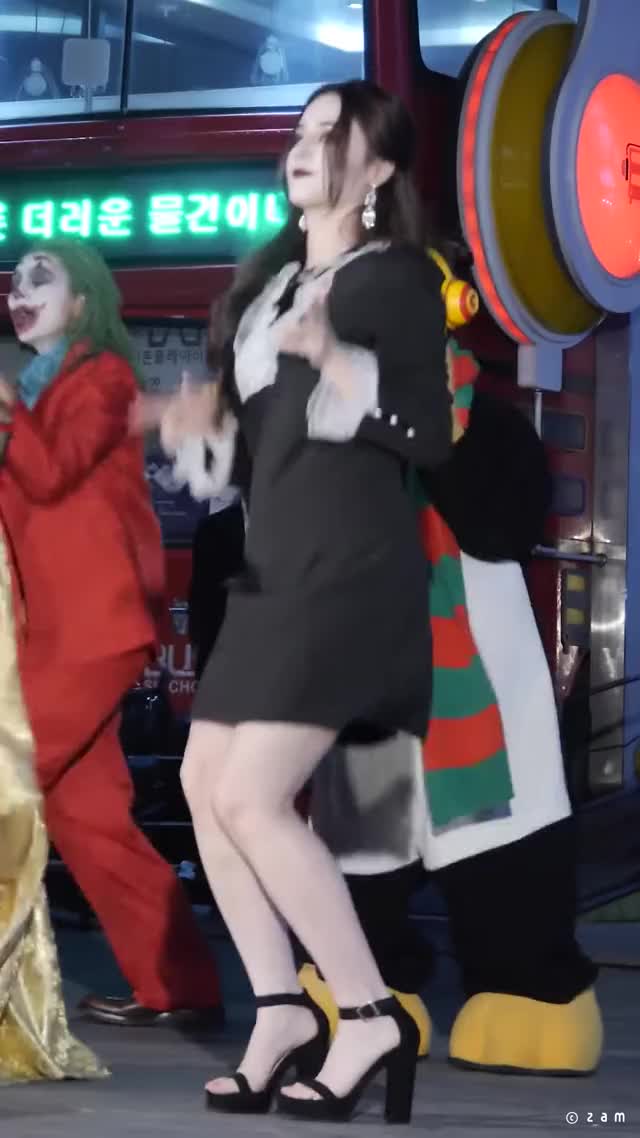 nancy momoland 191031 hlwn zam [8Dw9BEelodk]-2