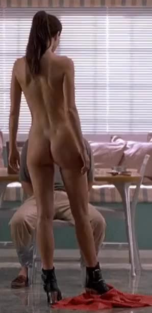 Paulina Porizkova kicking the plot of Thursday