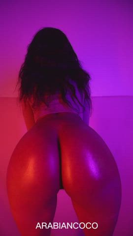 Squat my big ass without pants