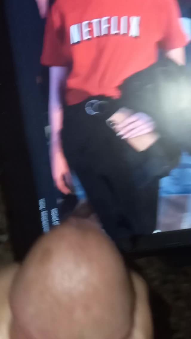 Its Netflix and cum for arisha razi khan