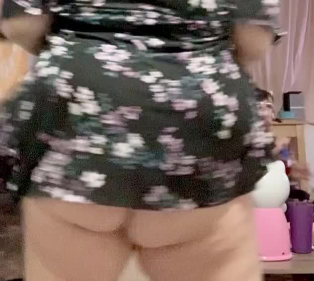 I could try to think of a creative title.. or you could just watch my ass shake ?