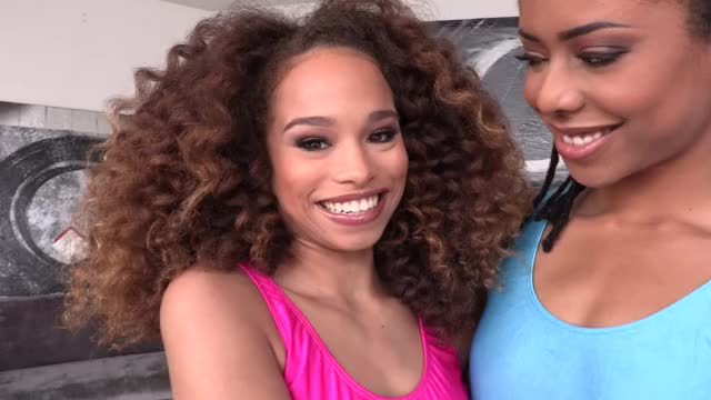 [Lesbian Anal, Toy ATM] Cecilia Lion shares her first lesbian anal experience with