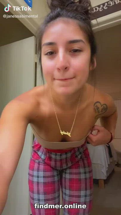 [kik thbd999 wckr thbd99] feed me TONGUE SELFIES, tight asses or booty, petite cute