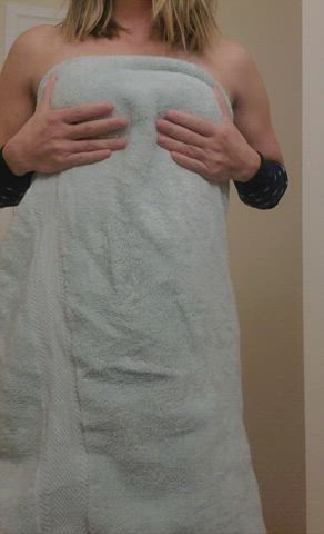 tits titty drop towel bigger-than-you-thought titty-drop gif
