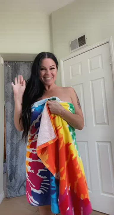 Did you know all that was under the towel… is it smashable