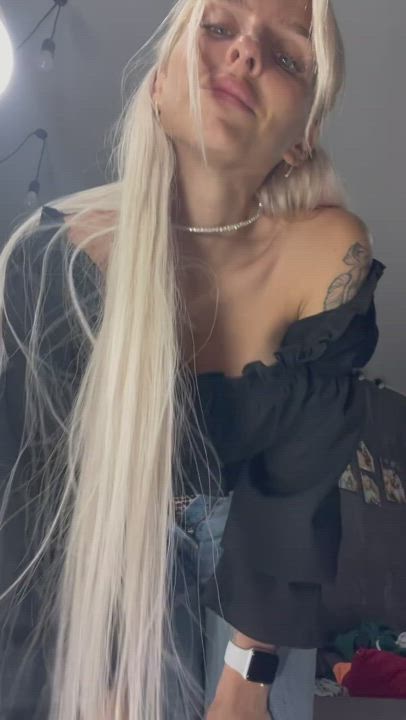 preparation for going to a nightclub !! I hope someone will make me pussyliking in