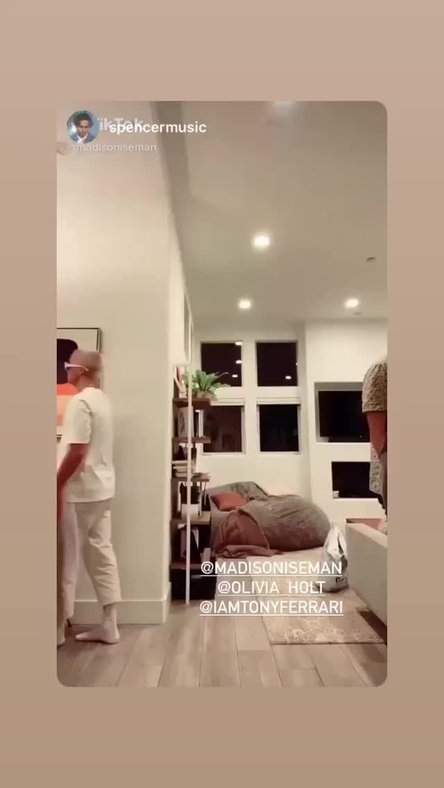 Olivia Holt gif