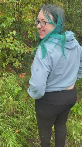 Wifey squatting outside