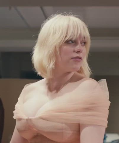 I would love to fuck Billie’s tits