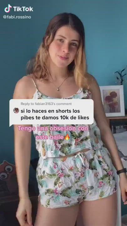 Quién más extraña cuando sacudía así el culo?