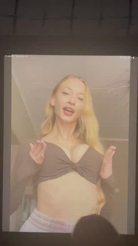 Sophia Diamond’s tits get my huge load 🥵