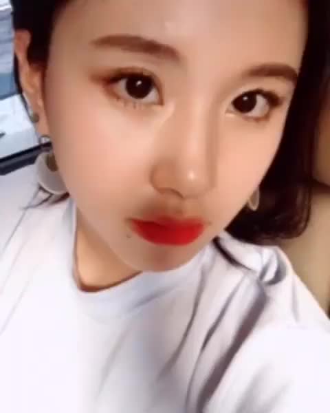 TWICE on Instagram- “그럼 진짜 잘자요 #니코니코늬ㅣㅣㅣ”