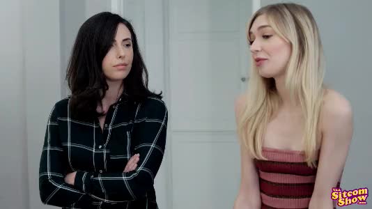 ThatSitcomShow.19.09.06.Casey.Calvert.And.Mackenzie.Moss.Im.Not.Touching.Anything.XXX.1080p.MP4-KTR.mp4