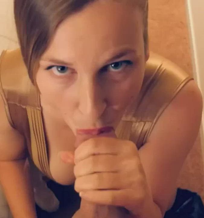 Eye contact &amp; cumshot