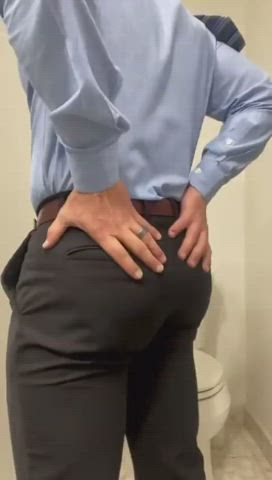 ass bathroom big ass bubble butt clothed jiggle jiggling office gif