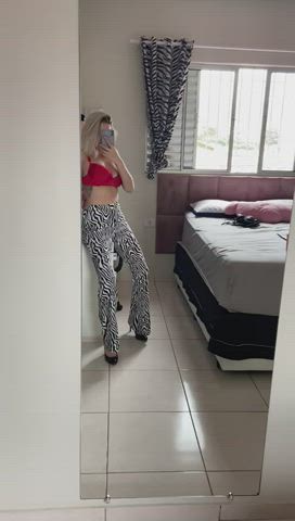 Is this a good outfit for a work meeting?