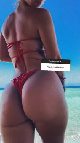 Jada stevens Showing off her Booty in Maldives