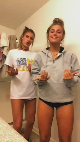 18 Years Old Dancing Girls Teen TikTok gif