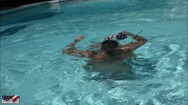 My take on Nikki's 4th of July nudity in gif-form