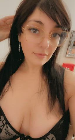 Give this Goddess all your money and cum. I’m a domme who loves to do cei, sph,