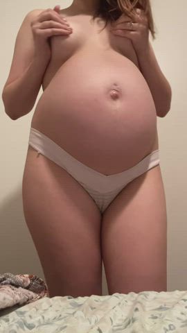 How does this look with my 31 week belly?☺️