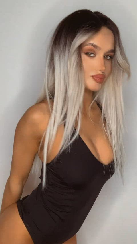 18 years old anne lia dancing horny innocent latina onlyfans gif