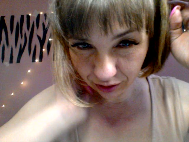 old white girl whore gif