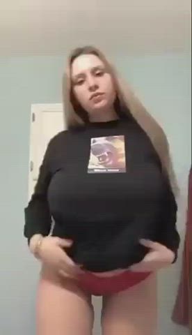 20 Years Old Amateur Big Nipples Big Tits Blonde Boobs Huge Tits Solo gif