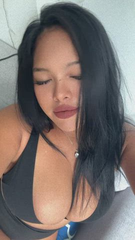 ever seen bigger 18yo indonesian boobs? 😏