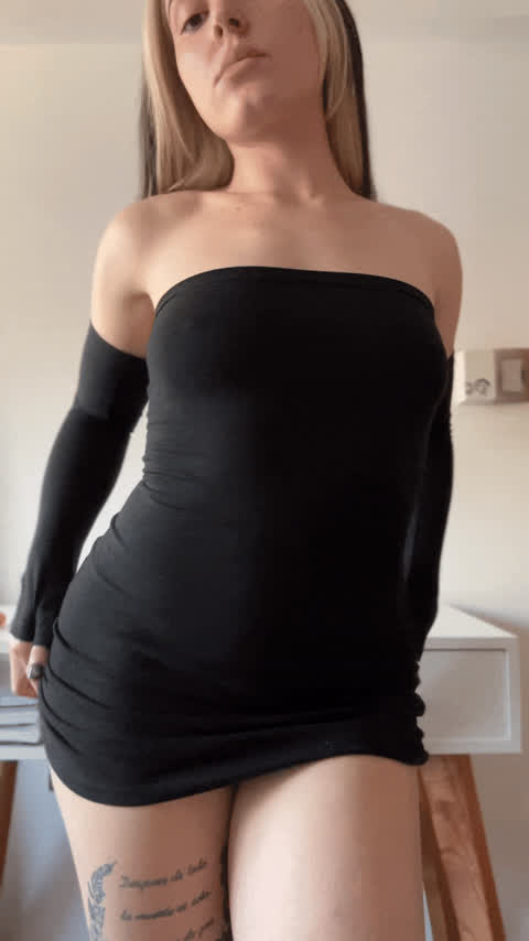 Love to flash and get some hard for mommy