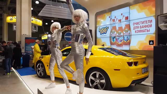 АВТОМАГ Girls Dancing - Moscow International Automobile Salon 2014