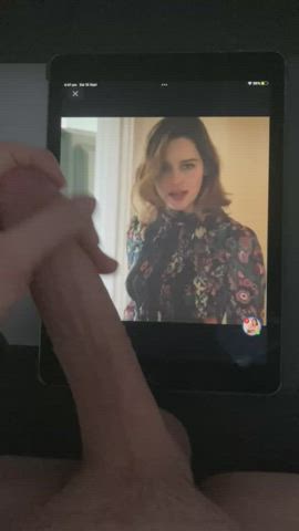 Emilia is alway jerking material