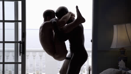 Allen King follandose con la riatota de Andre Donovan