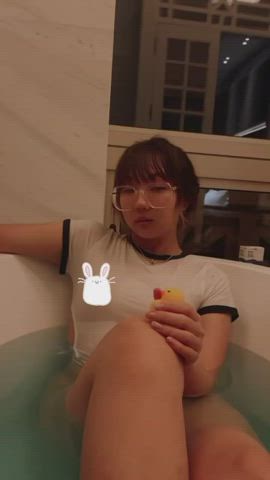 Could have squeezed something else other than my duck 🥺