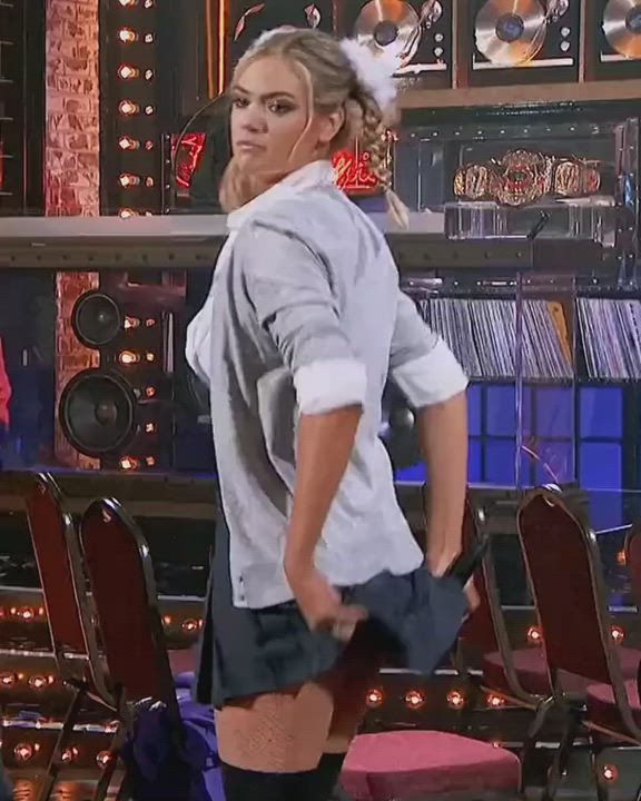Kate Upton showing off